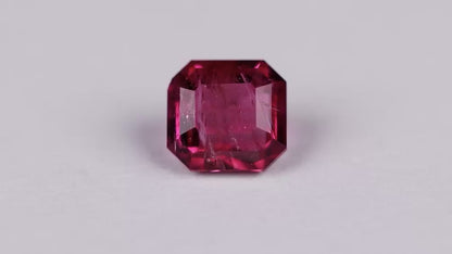 Roter Beryll